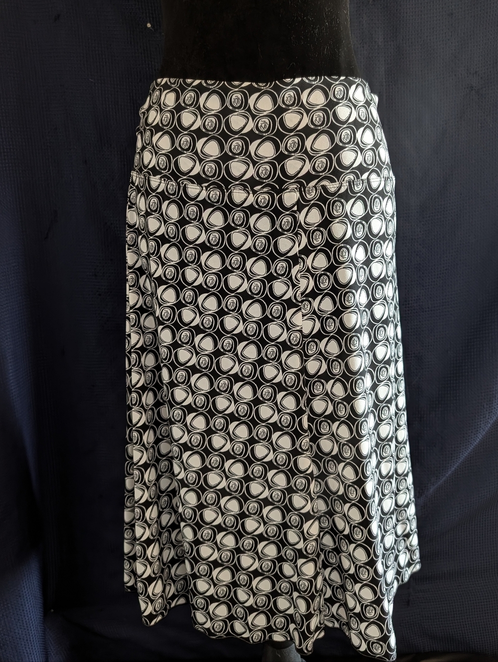 Black & White Patterned A-Line Skirt Sz M (019)